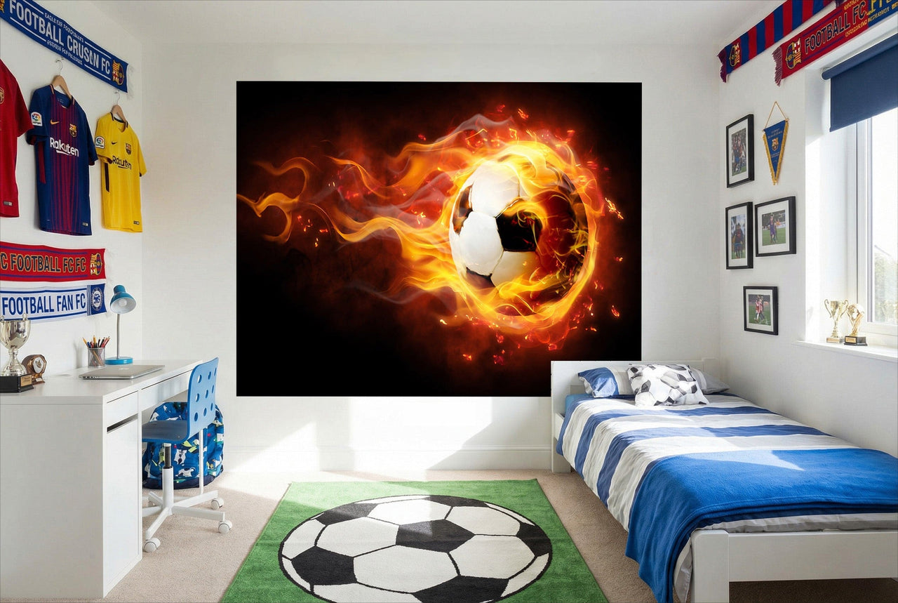 Papier peint ballon de foot vibrant avec un ballon noir et blanc entouré de flammes orange et jaunes dynamiques