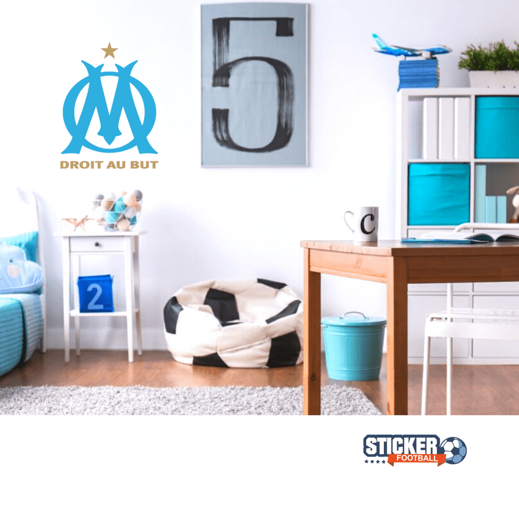 Logo OM dans chambre enfant