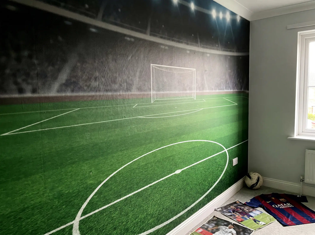Papier peint stade de foot en trompe-l’oeil: transformer