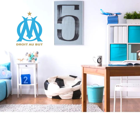 Sticker OM sur le mur