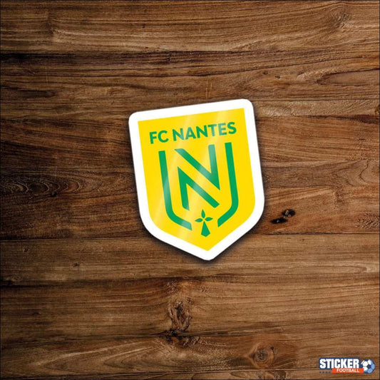 Autocollant en forme de bouclier jaune et vert du FC Nantes.