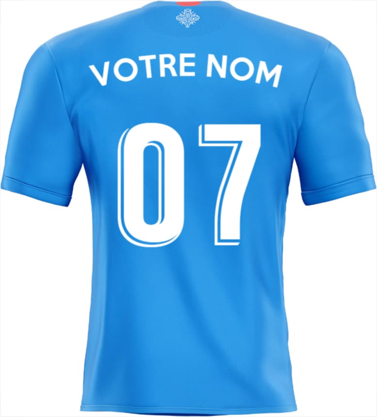 Vue arrière d un maillot islande personnalisé bleu vif avec texte blanc votre nom et numéro 07 sticker maillot islande