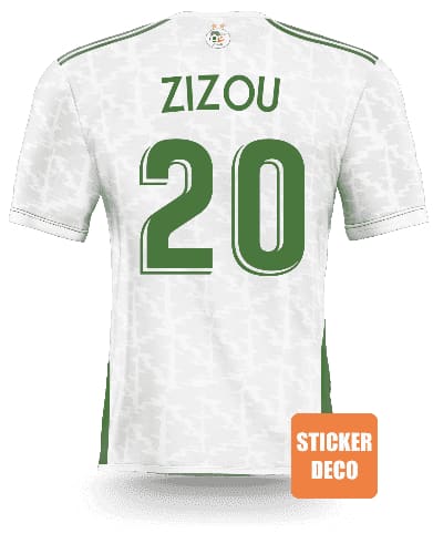 Maillot de football blanc avec bordure et numéros verts.