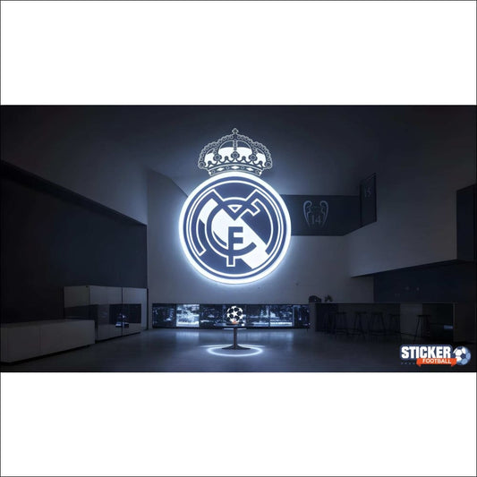 Logo du Real Madrid illuminé.