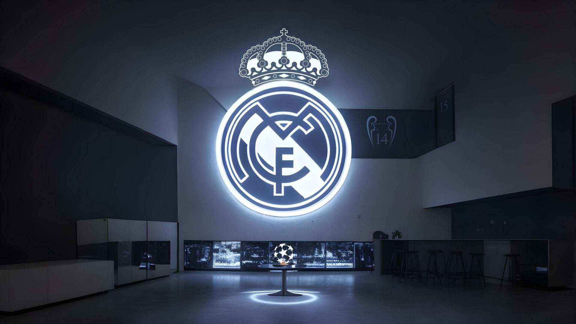 Logo du Real Madrid illuminé.